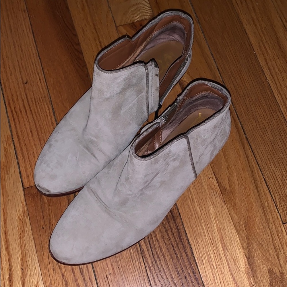 Ankle bootie